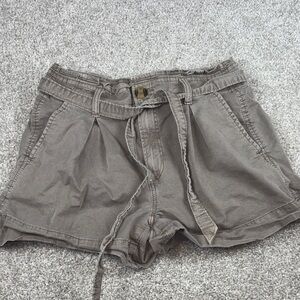 American eagle dark olive paper‎ bag shorts size 4